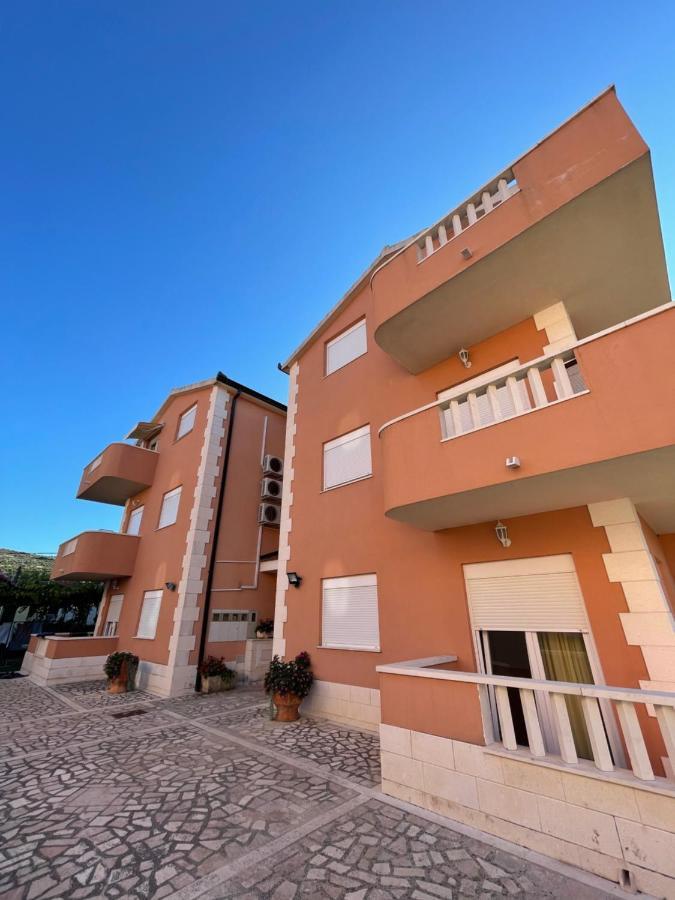 מלון מרינה Apartman Jukic מראה חיצוני תמונה