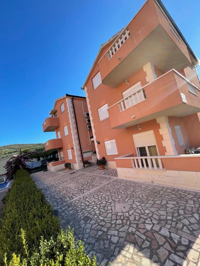 מלון מרינה Apartman Jukic מראה חיצוני תמונה