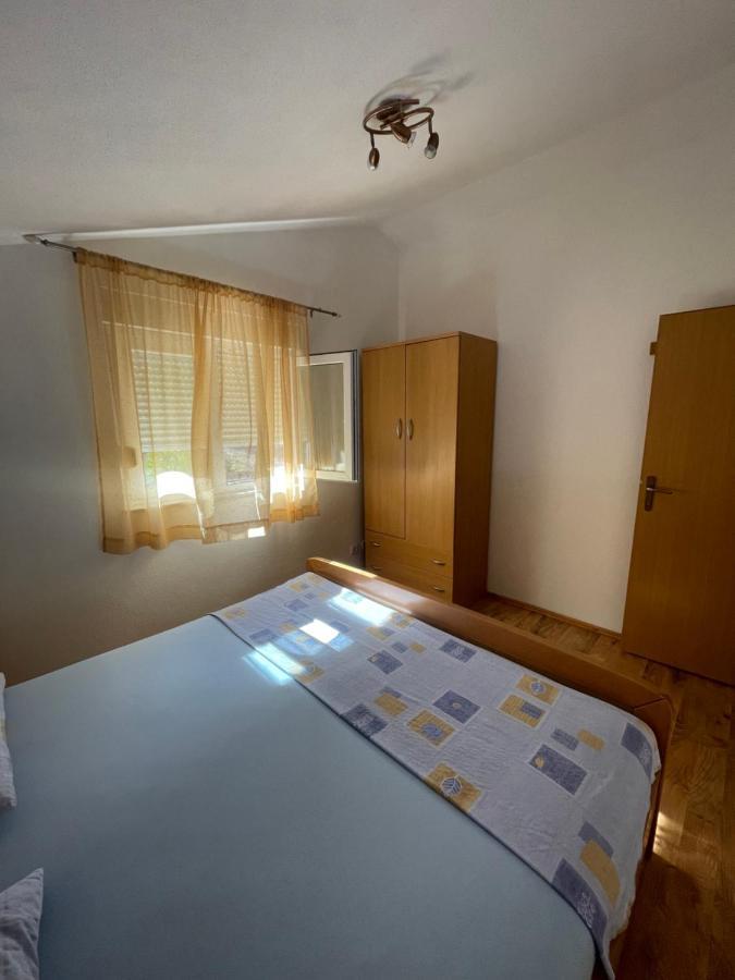 מלון מרינה Apartman Jukic מראה חיצוני תמונה