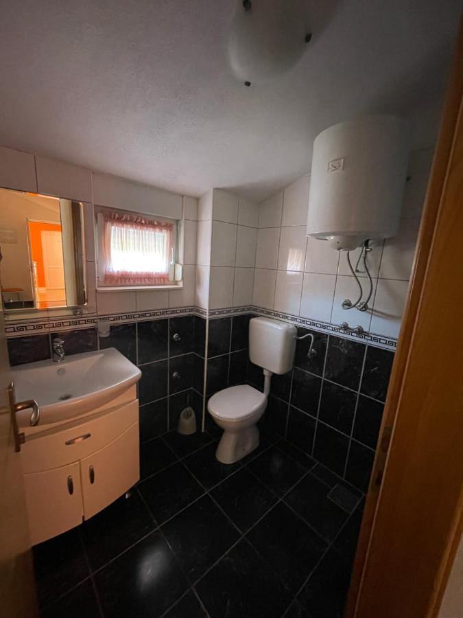 מלון מרינה Apartman Jukic מראה חיצוני תמונה