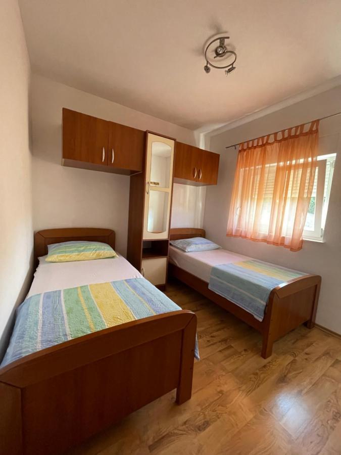 מלון מרינה Apartman Jukic מראה חיצוני תמונה
