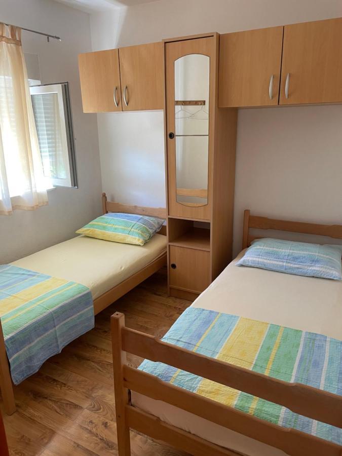 מלון מרינה Apartman Jukic מראה חיצוני תמונה