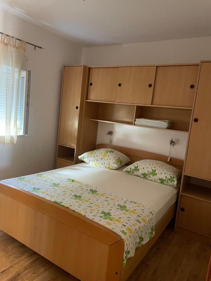 מלון מרינה Apartman Jukic מראה חיצוני תמונה