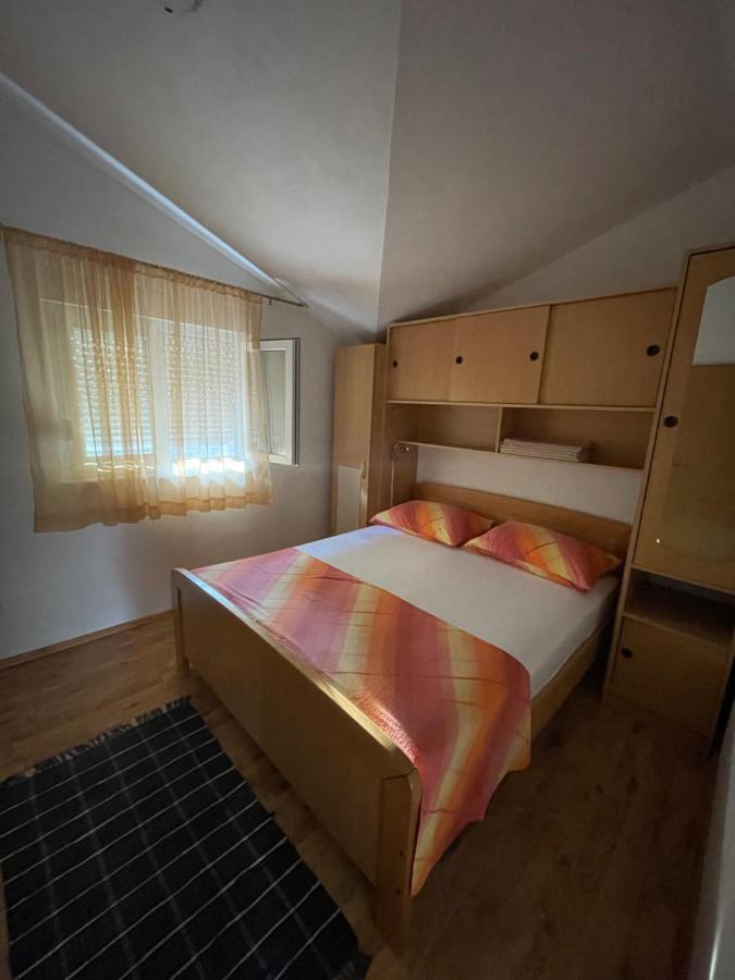 מלון מרינה Apartman Jukic מראה חיצוני תמונה
